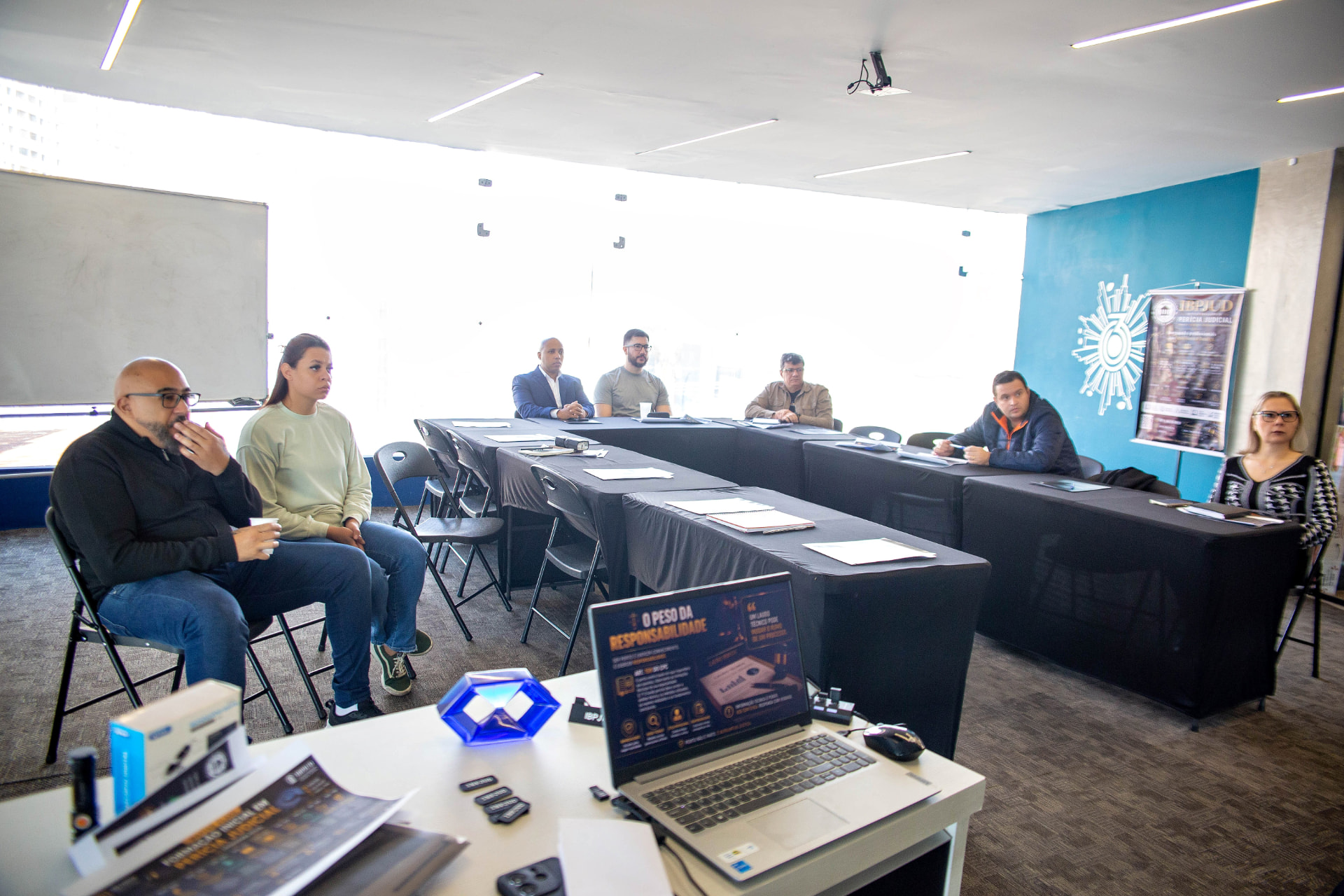 Sala de aula presencial — turma reduzida e acompanhamento próximo